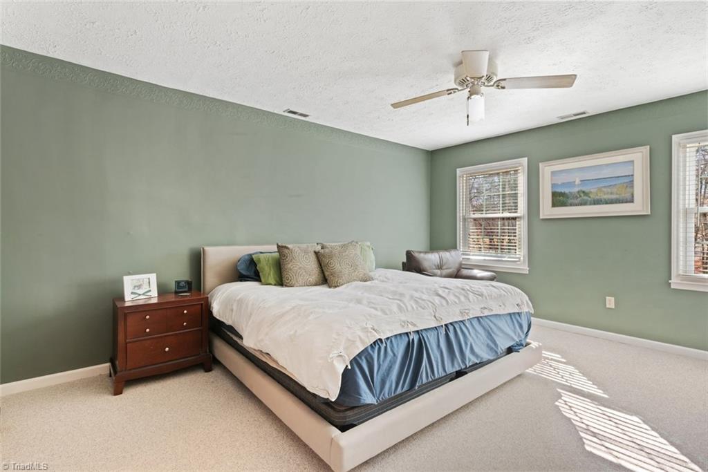property viewer photo 18