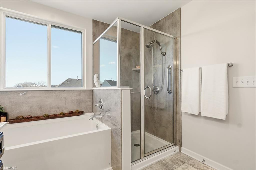 property viewer photo 25