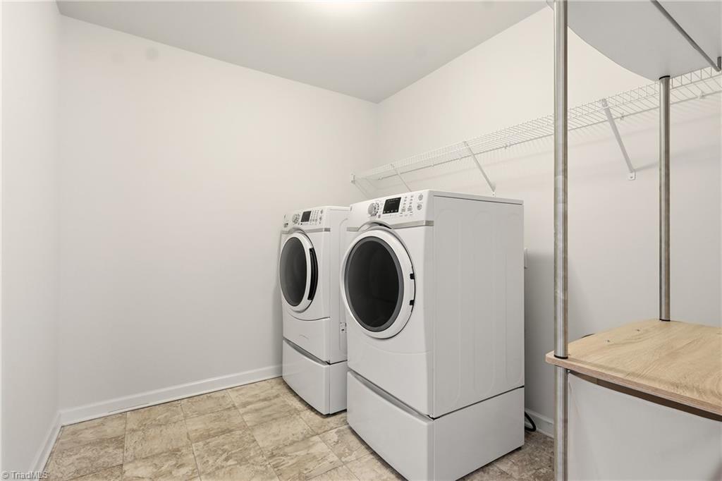 property viewer photo 26