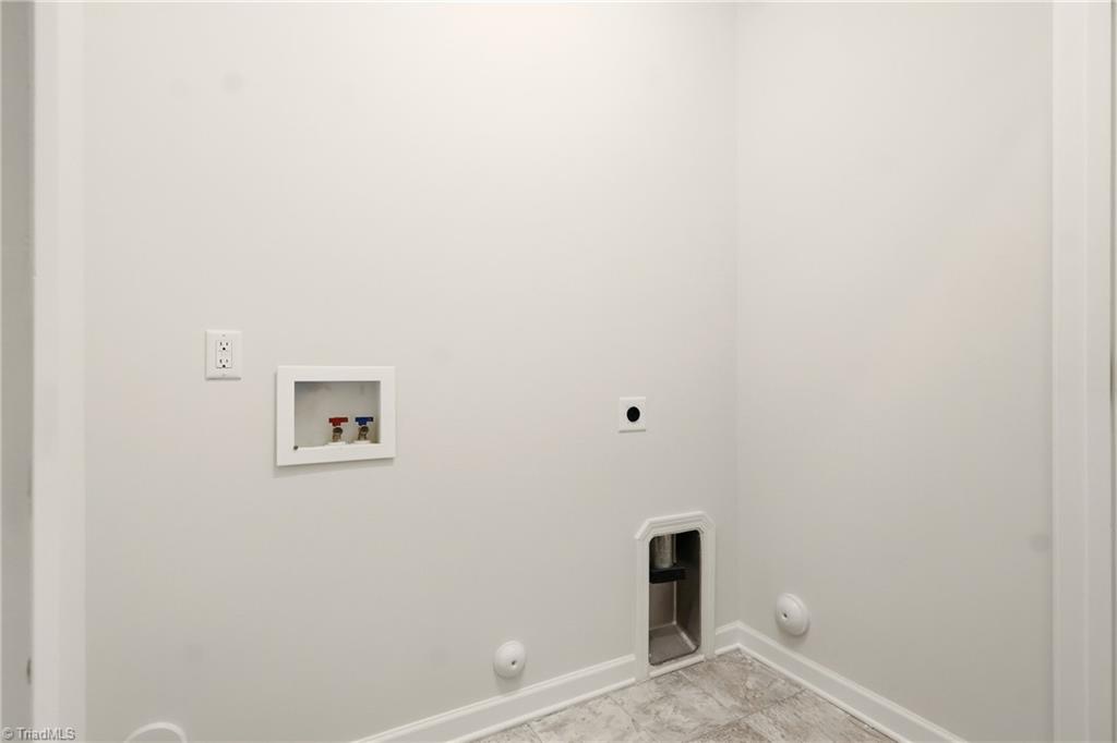property viewer photo 32