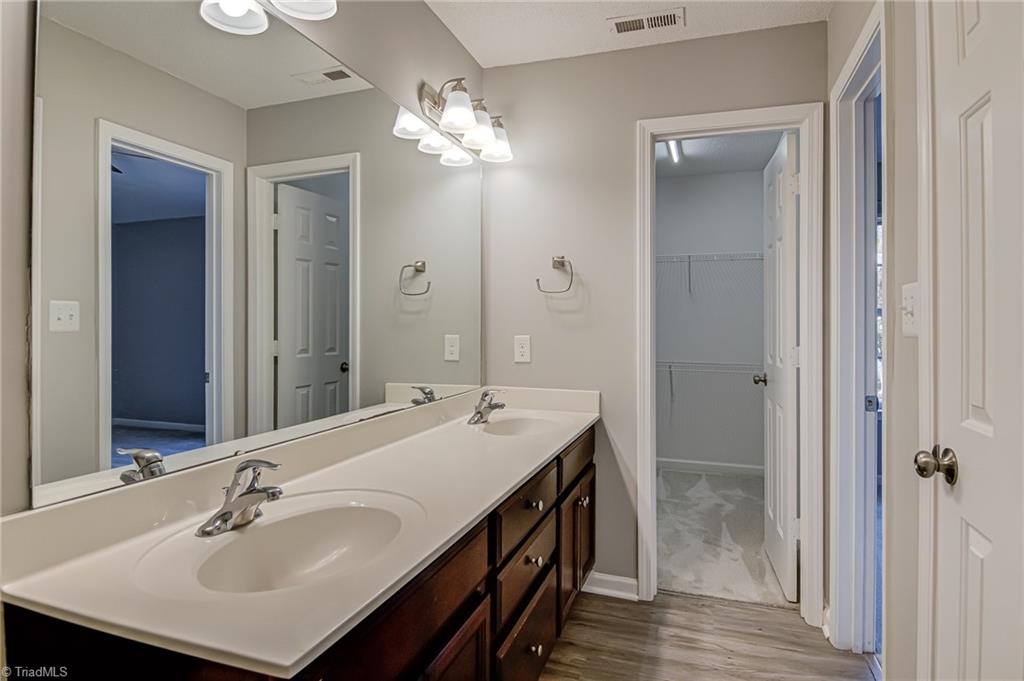 property viewer photo 23