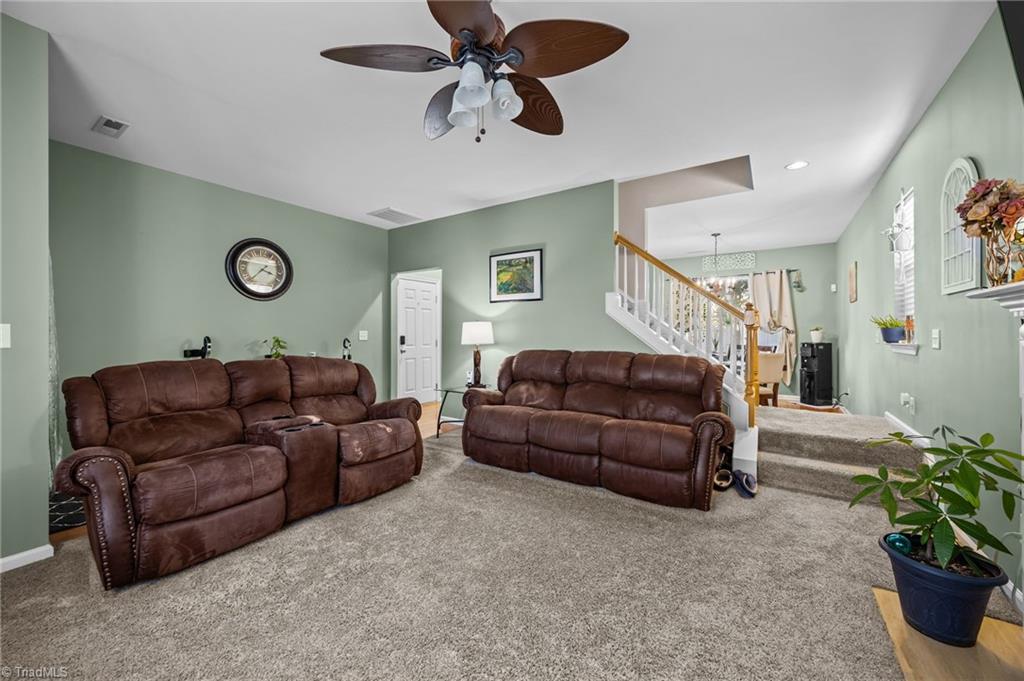 property viewer photo 3