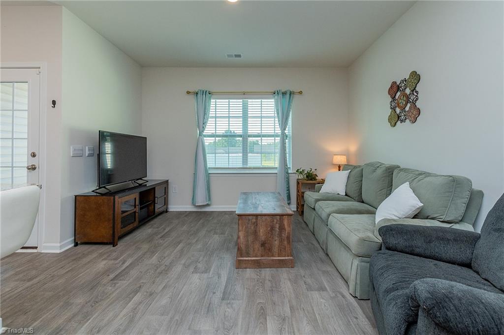 property viewer photo 4