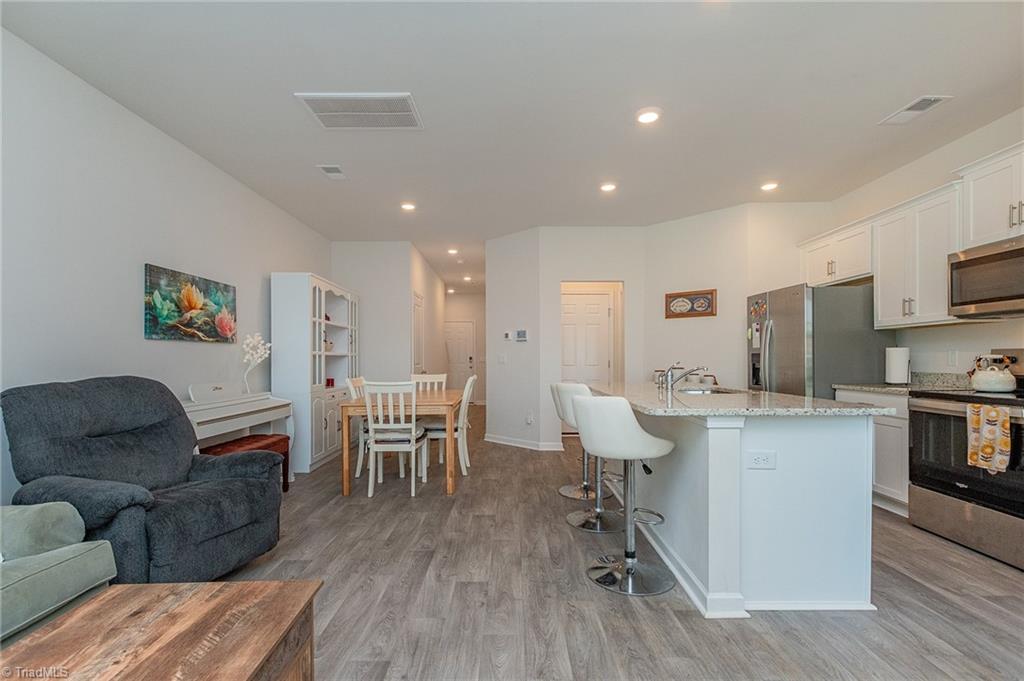 property viewer photo 6