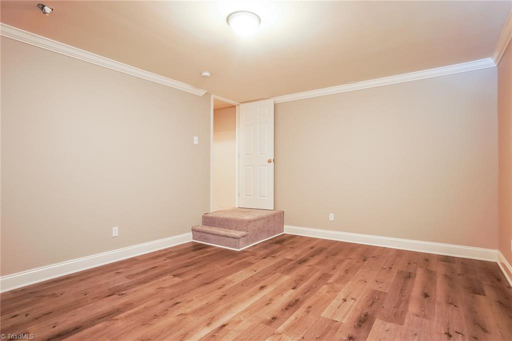 property viewer photo 12