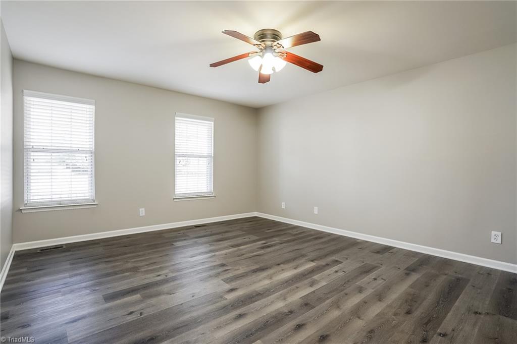 property viewer photo 6