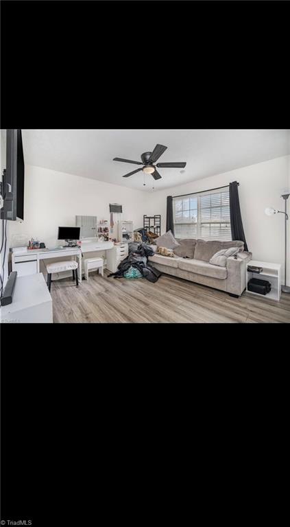 property viewer photo 18
