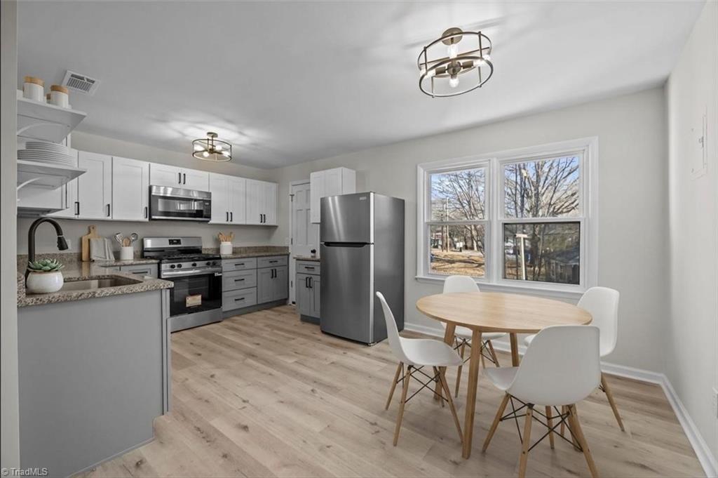 property viewer photo 3