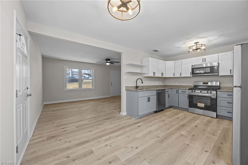 property viewer photo 4