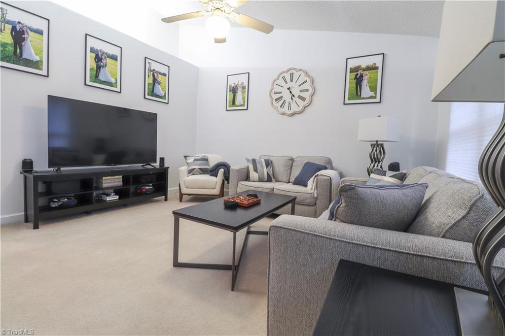 property viewer photo 5
