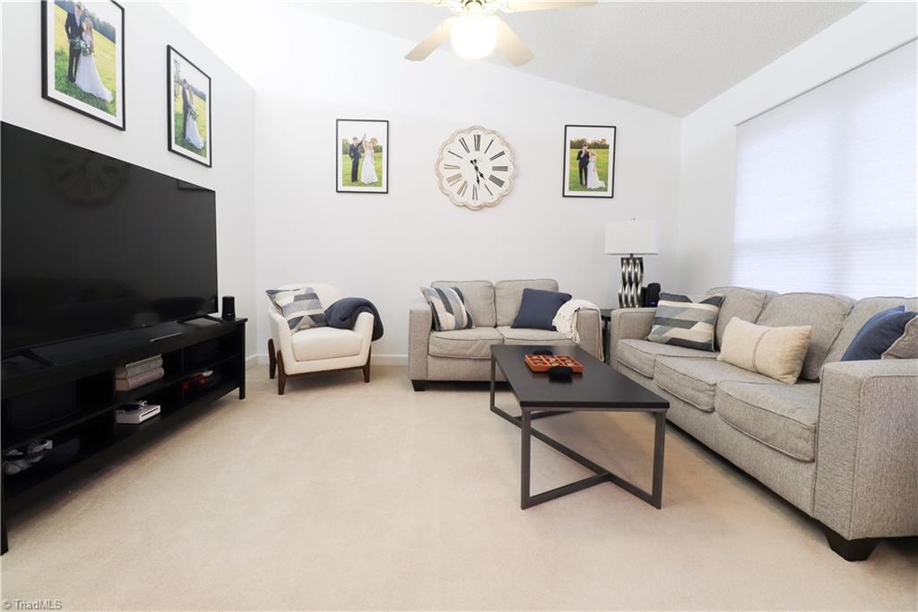 property viewer photo 7