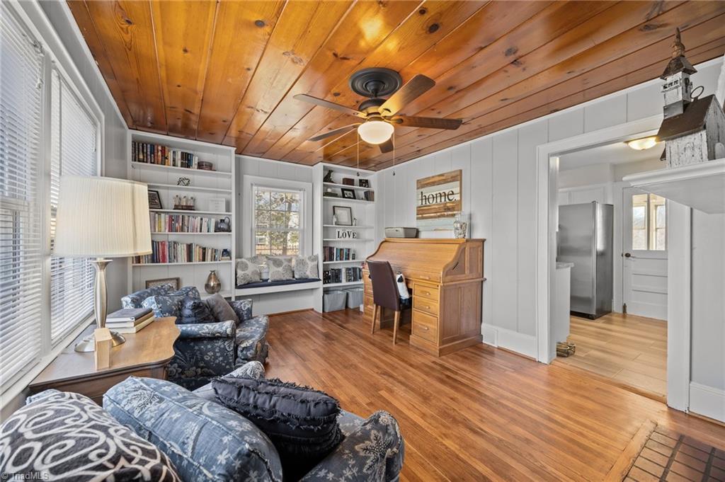 property viewer photo 1