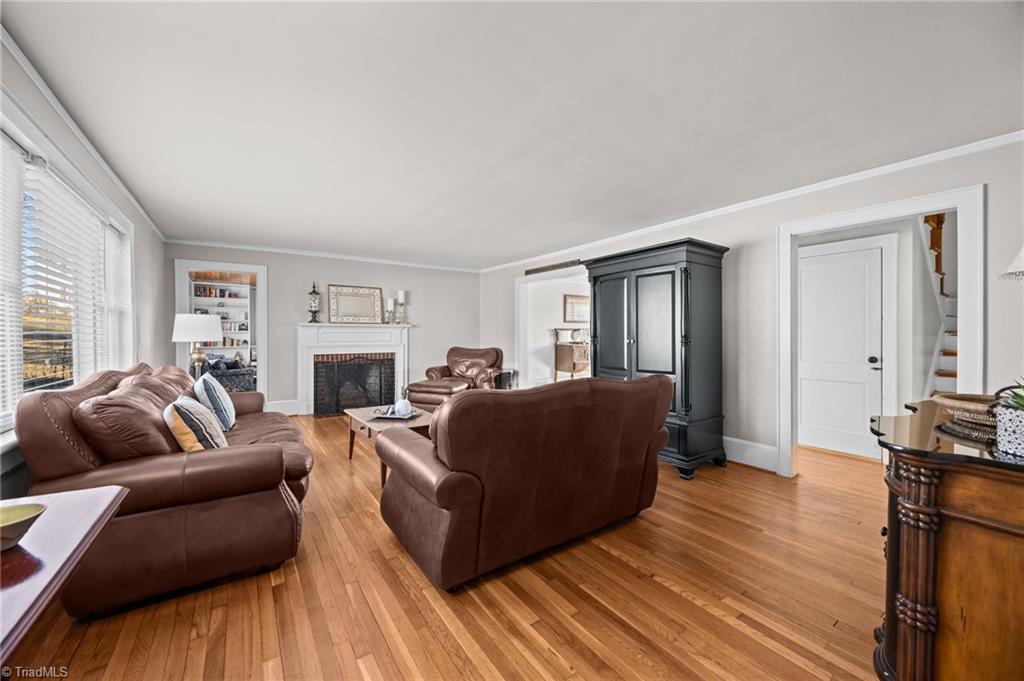 property viewer photo 2