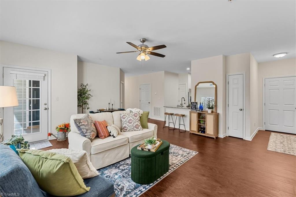 property viewer photo 2