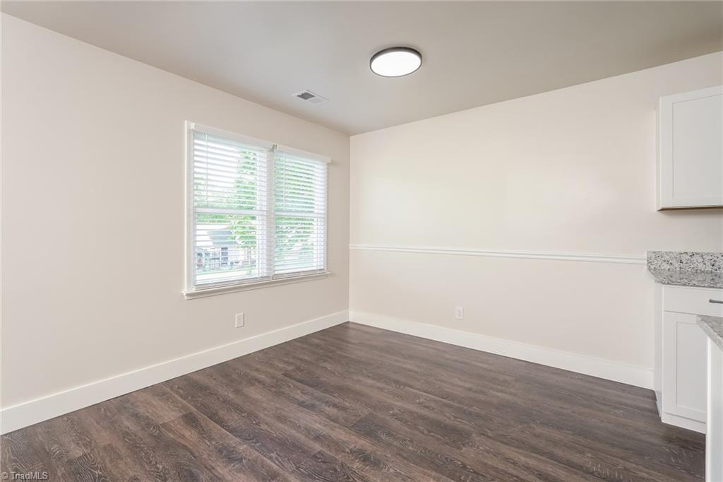property viewer photo 3