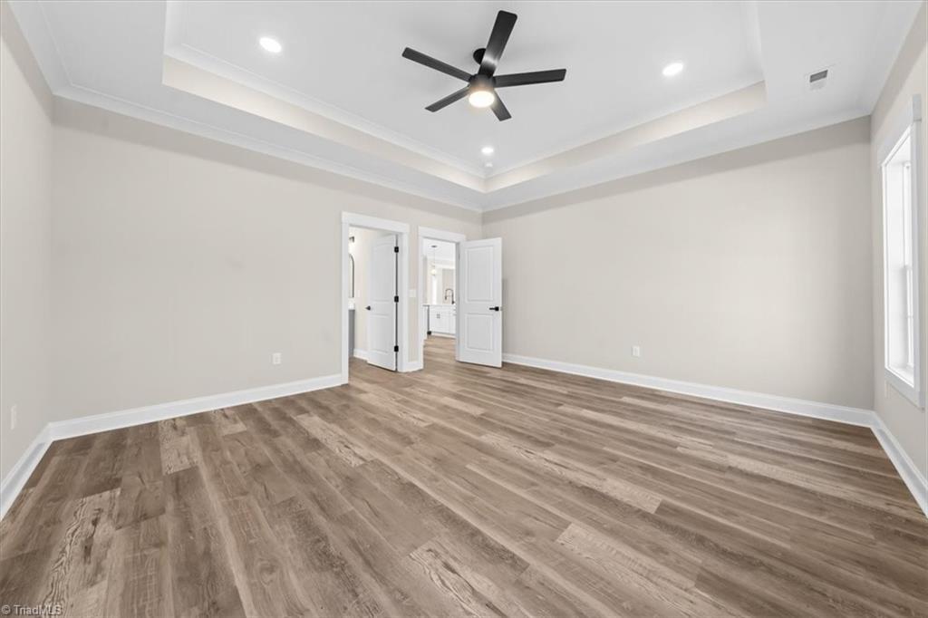 property viewer photo 16