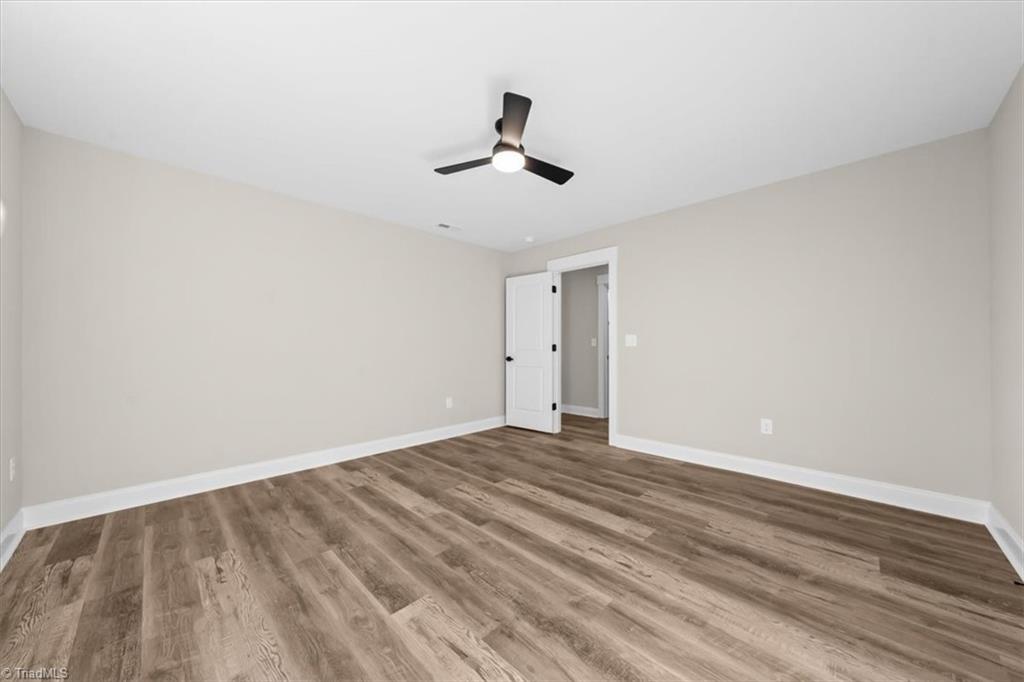 property viewer photo 35