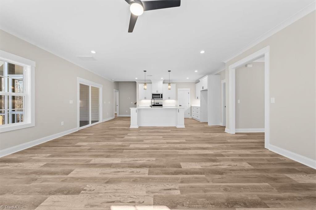 property viewer photo 7