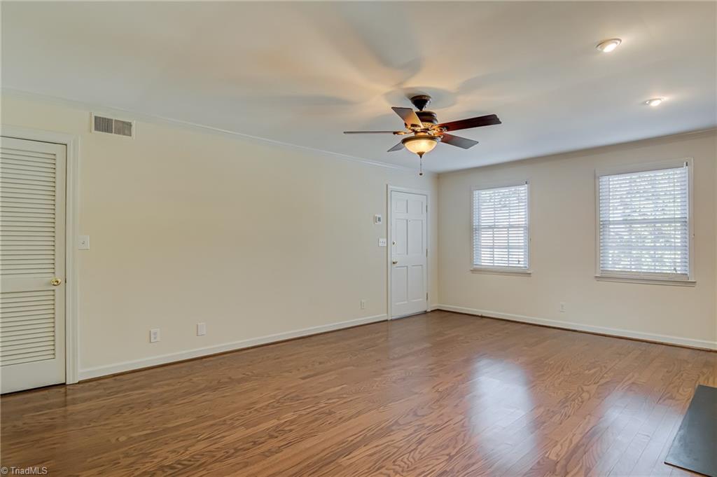 property viewer photo 4