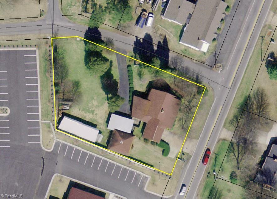main property photo 10