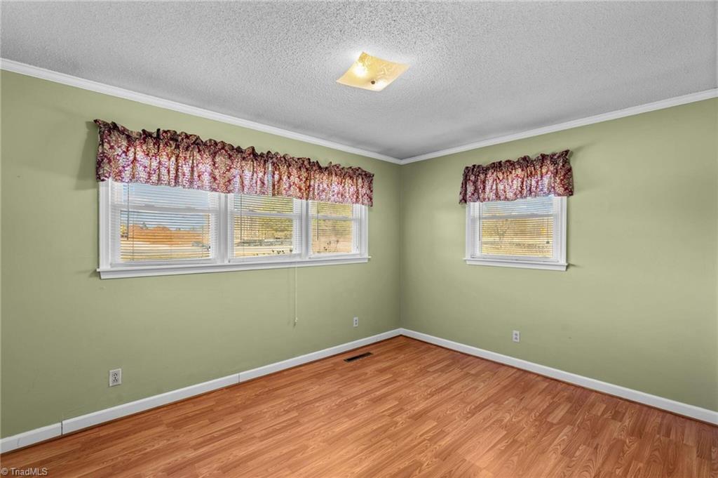 property viewer photo 31