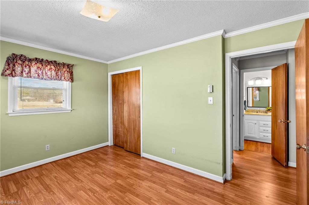 property viewer photo 33