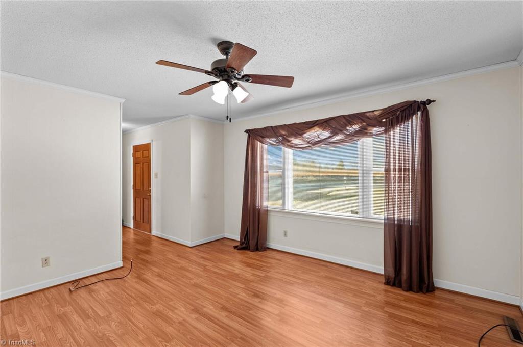property viewer photo 9
