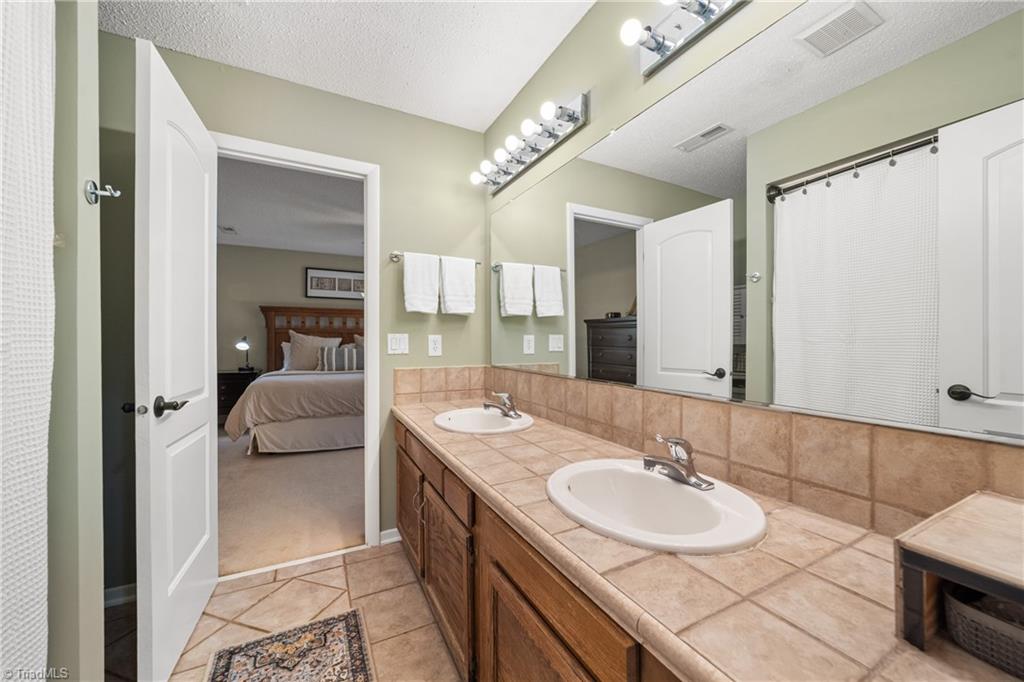property viewer photo 30