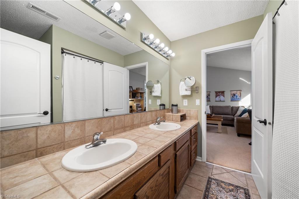 property viewer photo 31