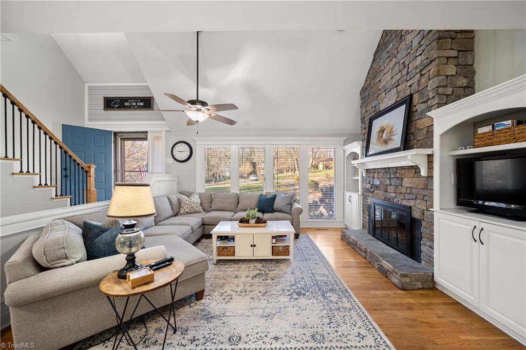 property viewer photo 5