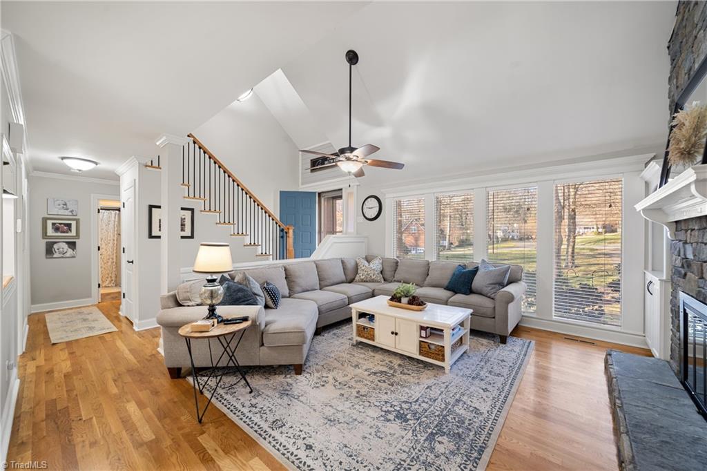property viewer photo 6
