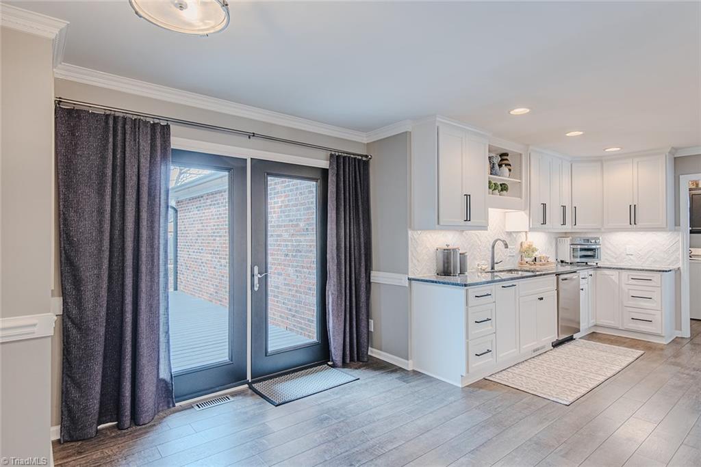 property viewer photo 16