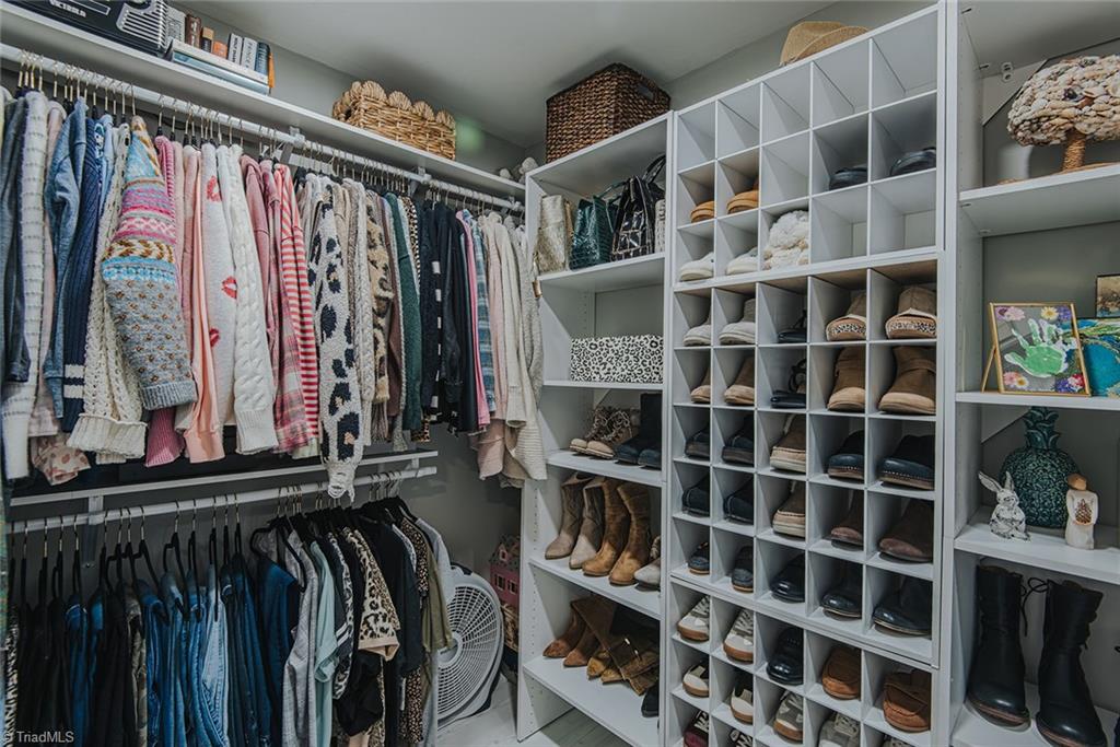 property viewer photo 25