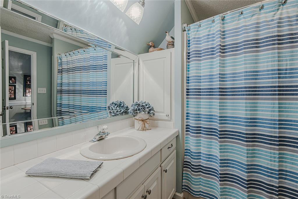 property viewer photo 30