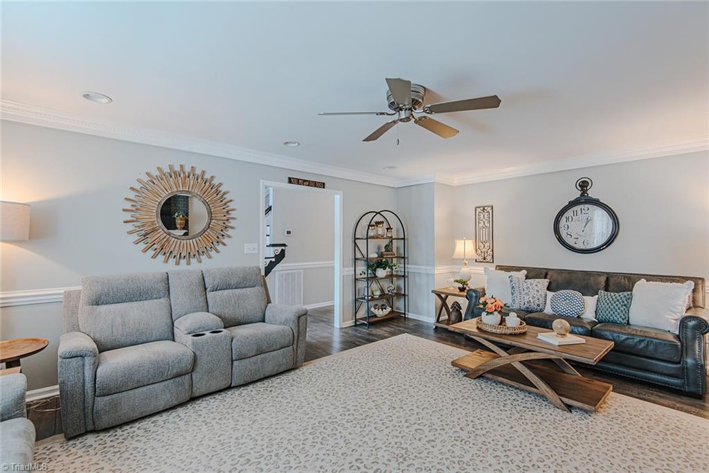 property viewer photo 6