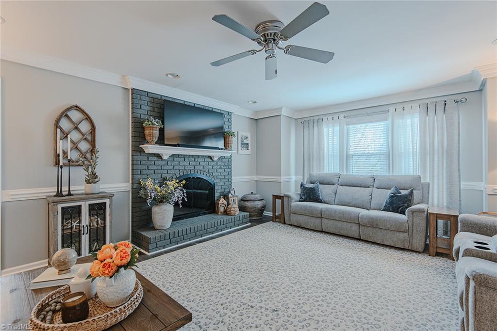 property viewer photo 7
