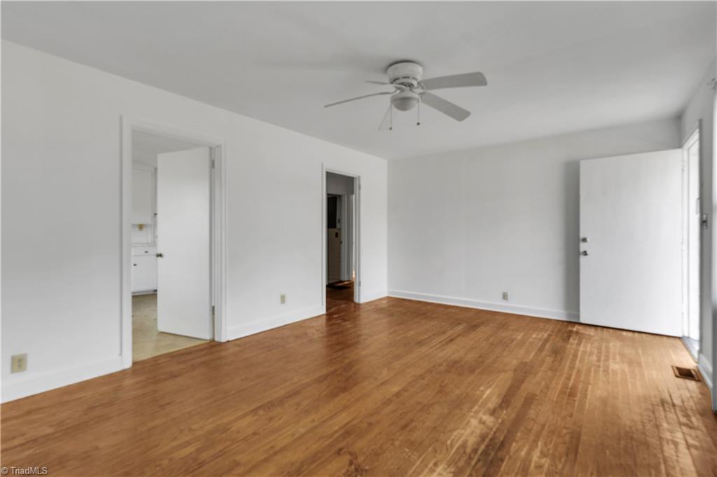 property viewer photo 4