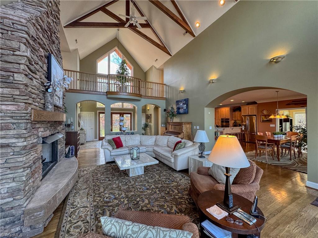property viewer photo 16