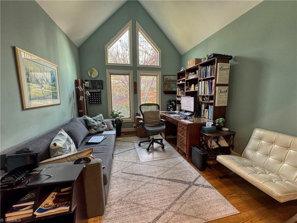 property viewer photo 18