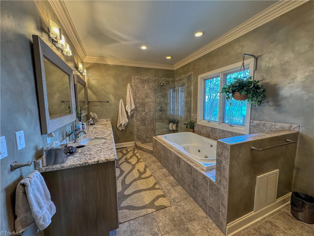 property viewer photo 35
