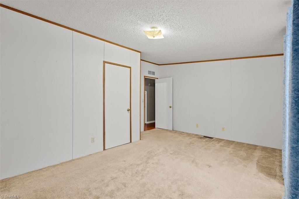 property viewer photo 18