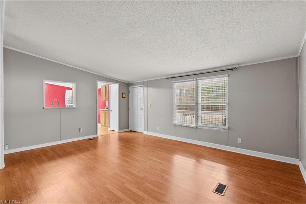 property viewer photo 6