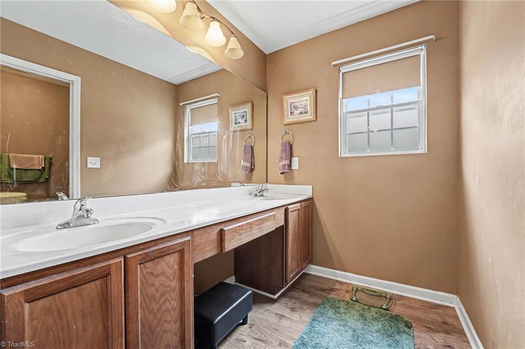 property viewer photo 17