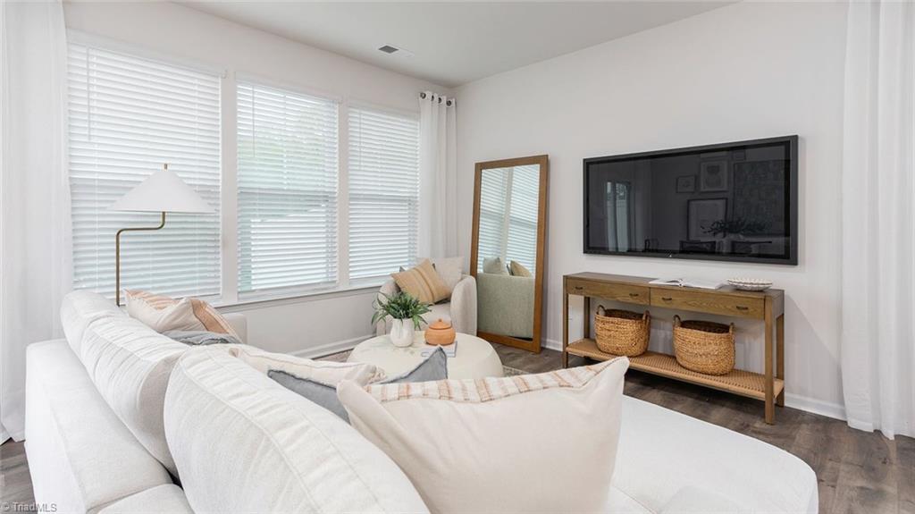 property viewer photo 3