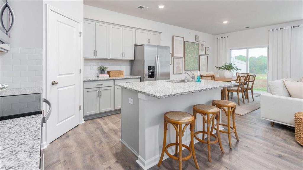 property viewer photo 7