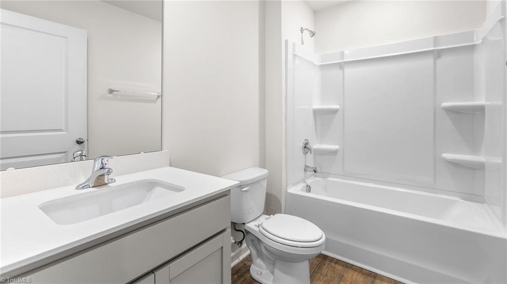 property viewer photo 3