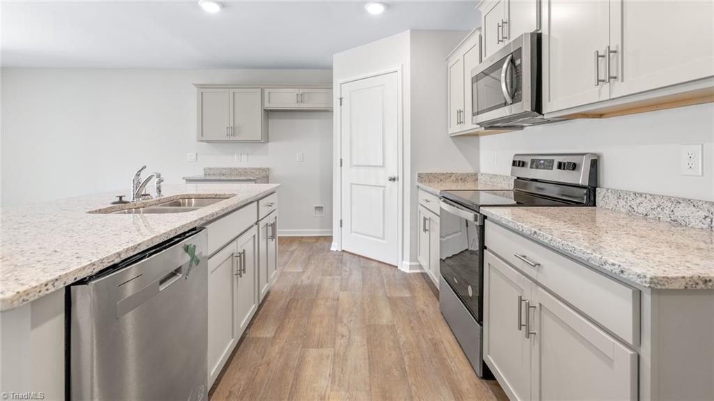 property viewer photo 6