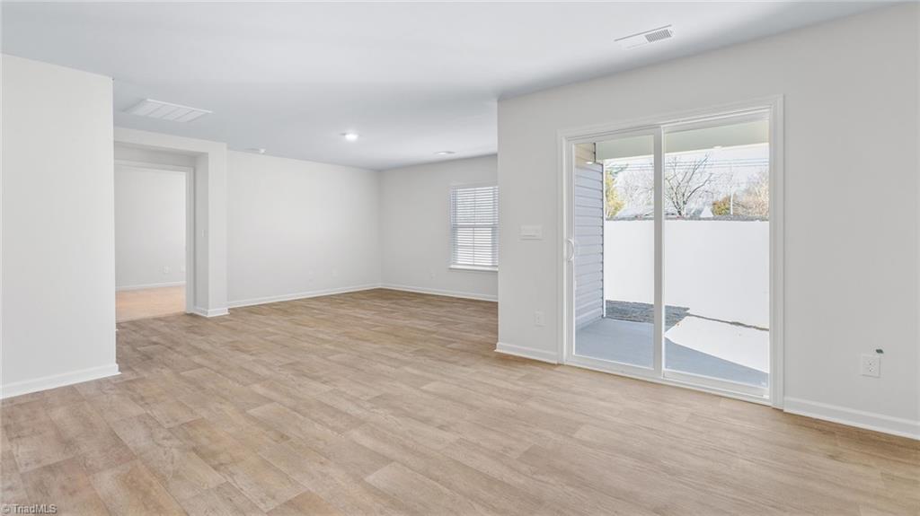 property viewer photo 8