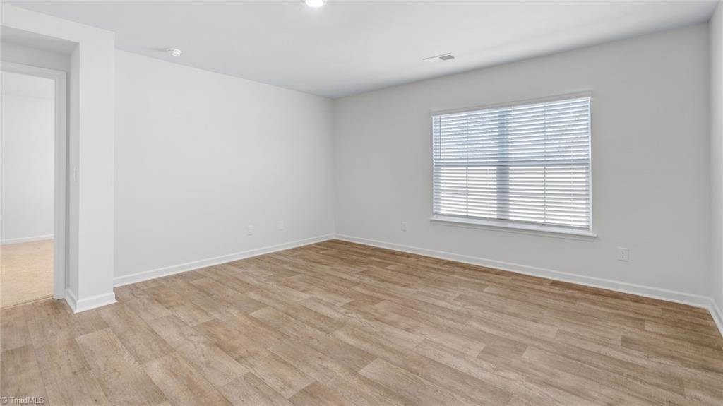 property viewer photo 9