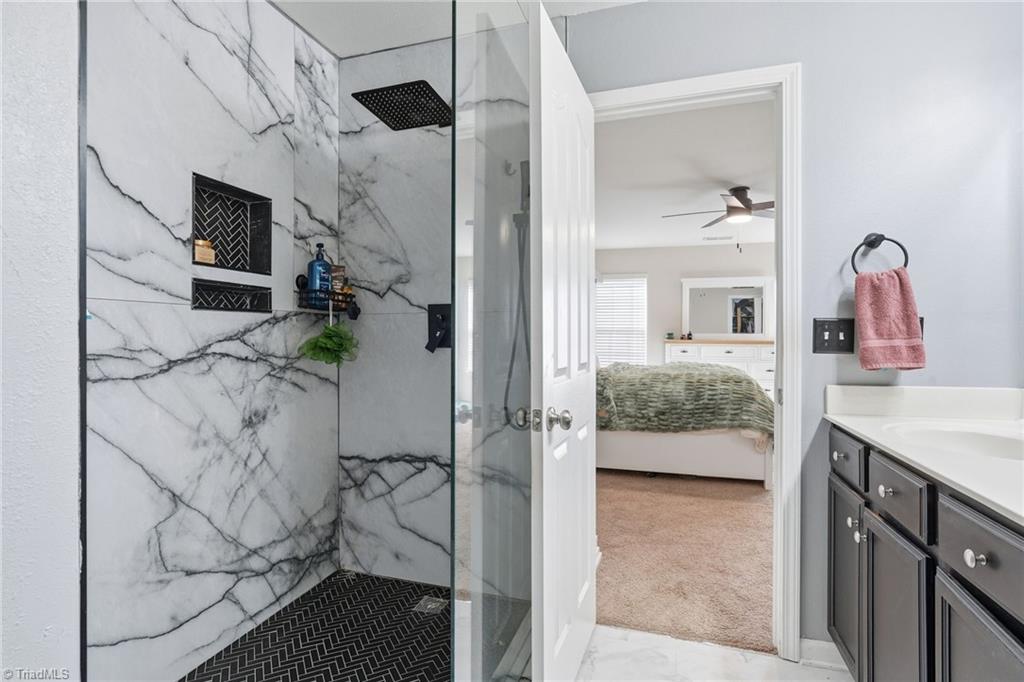 property viewer photo 23